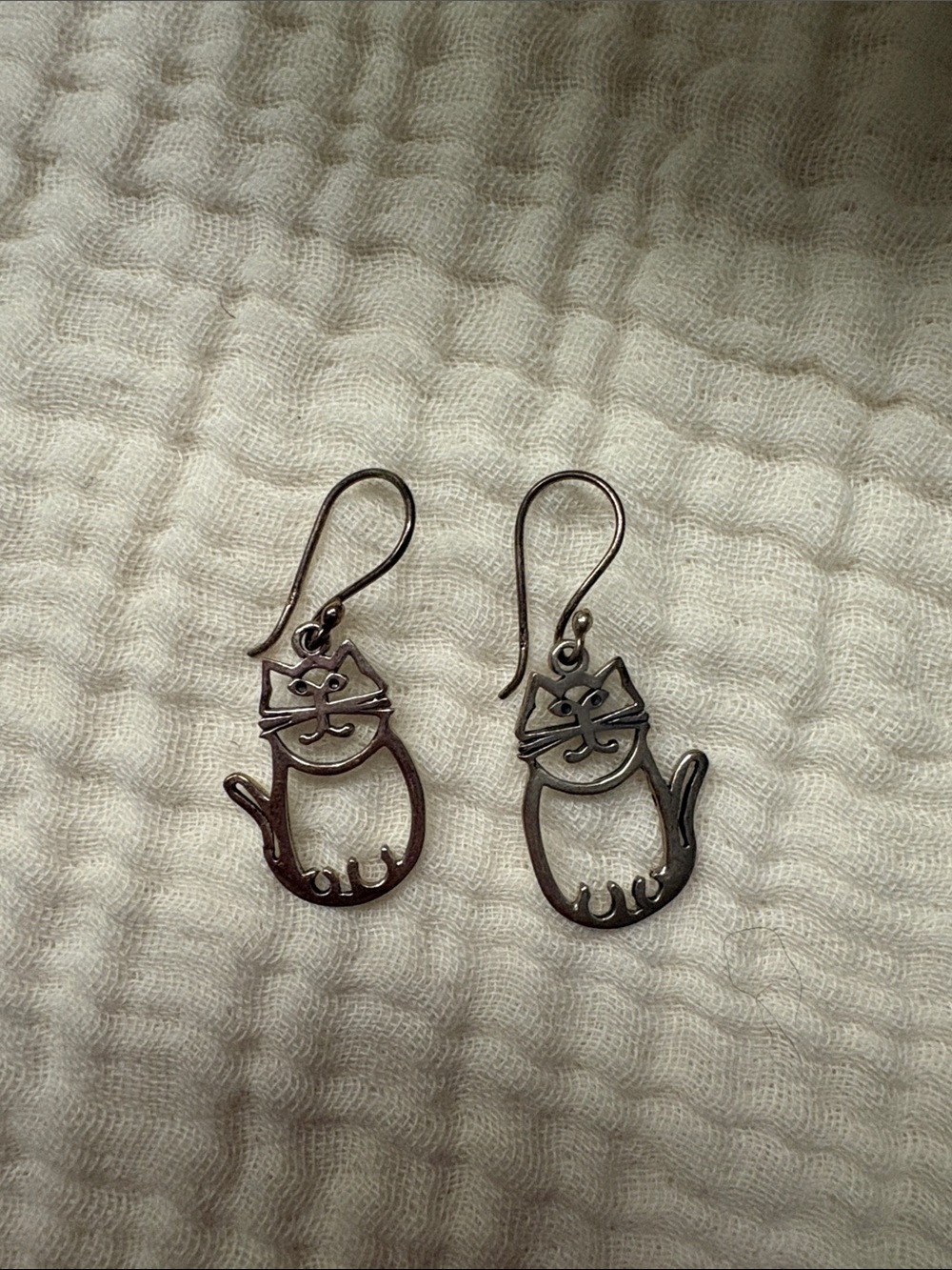 Silver Cat Outline Dangle Earrings - Cat Lovers Jewelry